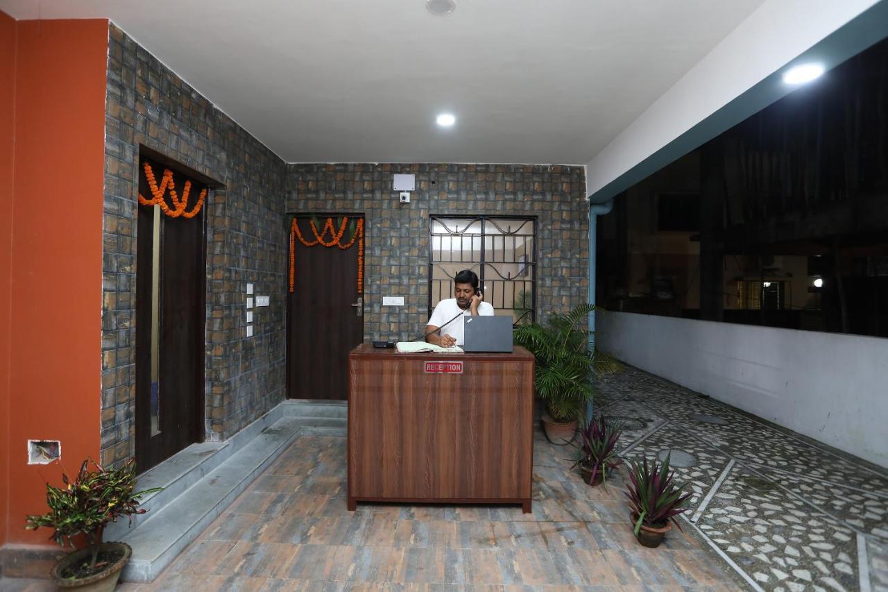 Oyo 17376 Happy Spring Inn Kolkata Luaran gambar