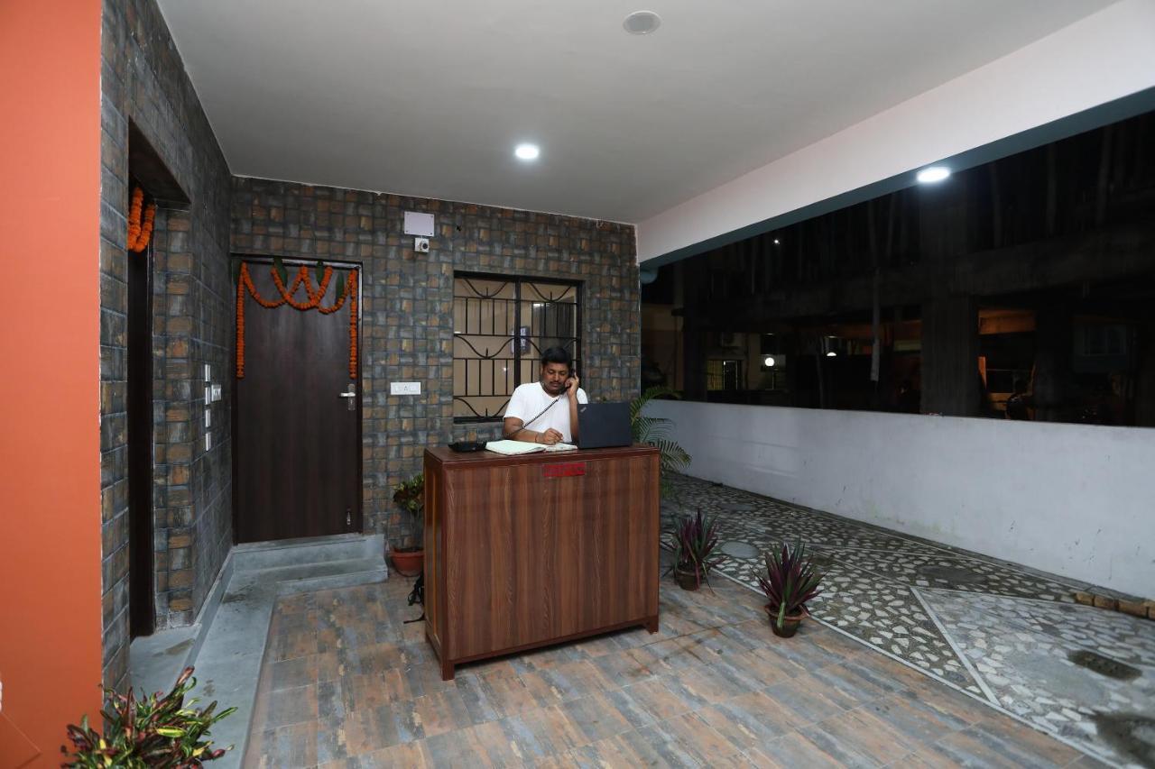 Oyo 17376 Happy Spring Inn Kolkata Luaran gambar